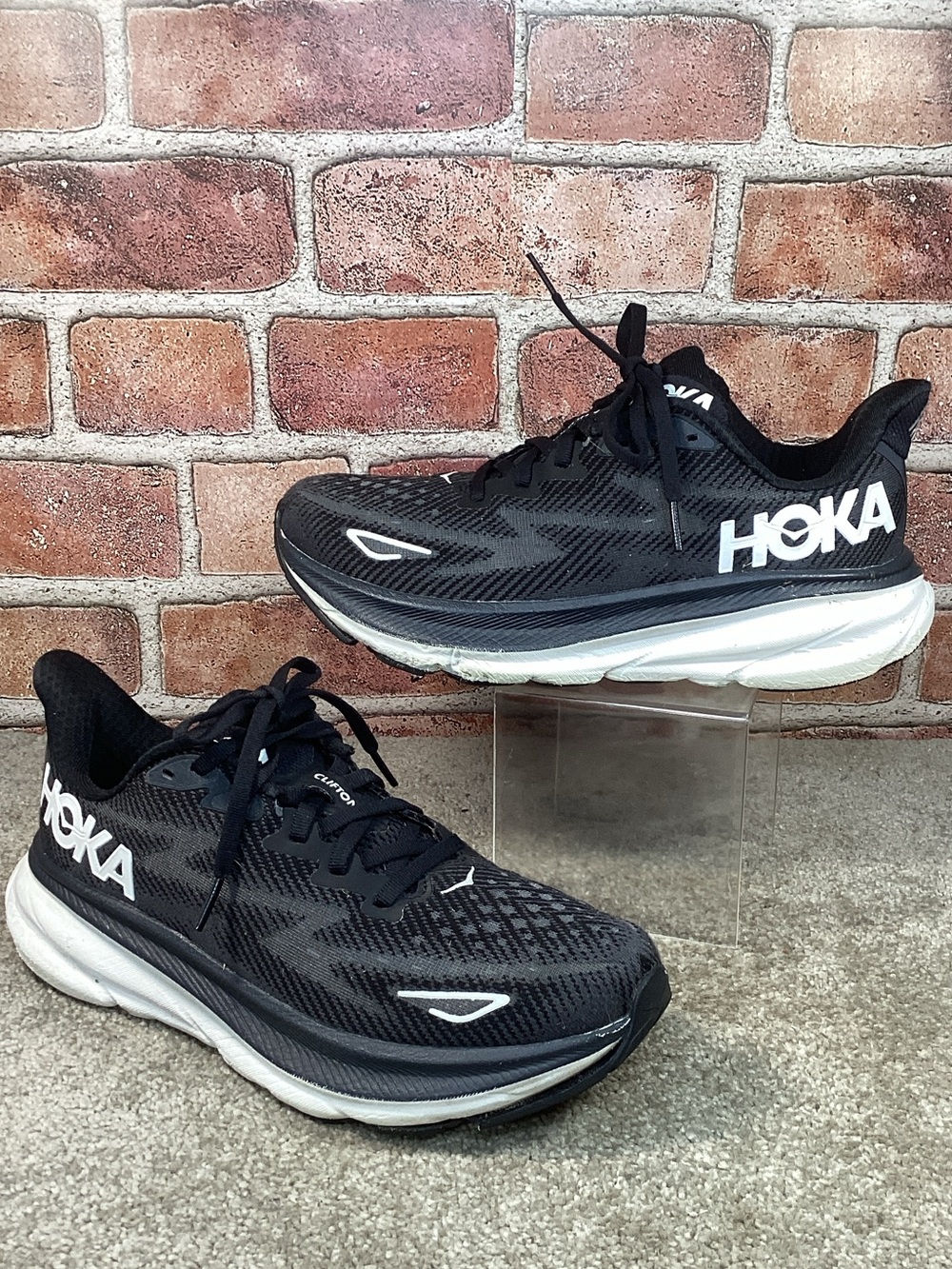Hoka One One Clifton 9 women’s running shoes walking sneakers size 7